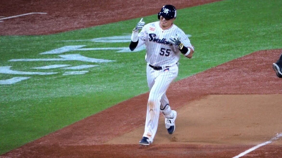 打った瞬間完璧な村上宗隆のアーチ！キングとなる2ランホームラン 第8号 3塁ベース回ったとこでハカも！ 2024/05/04 東京ヤクルトスワローズ