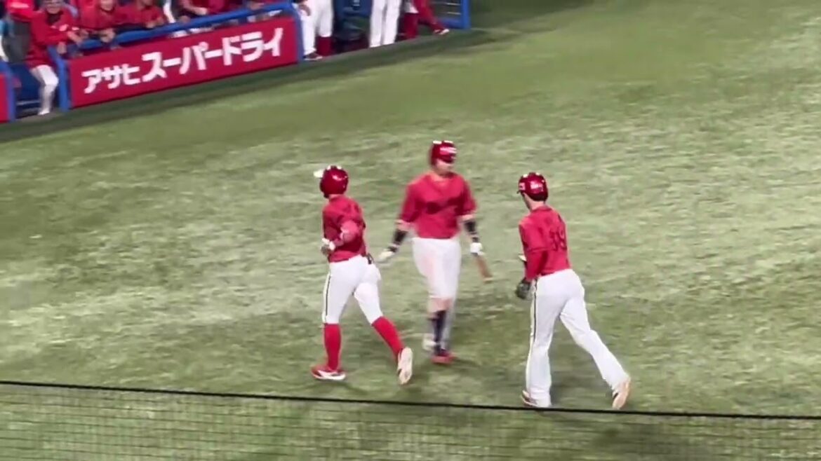 菊池涼介の今季第1号2ランホームラン！