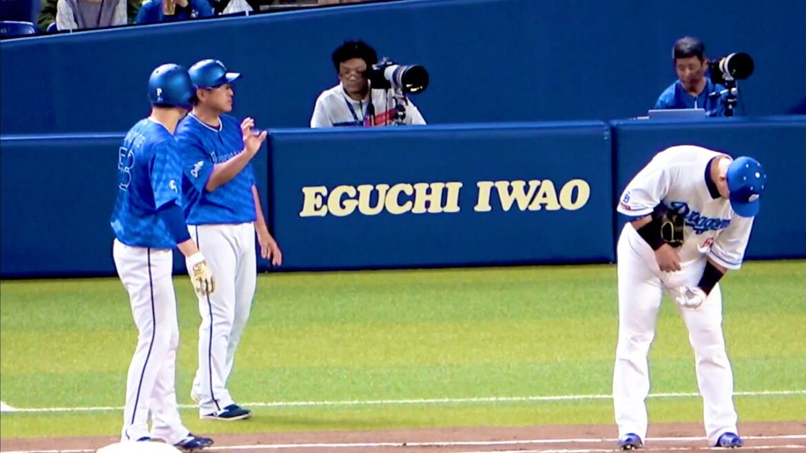 記念球をしっかり要求する石井琢朗コーチ！ 中川颯がプロ初ヒット！ 横浜DeNAベイスターズ 2024/4/30