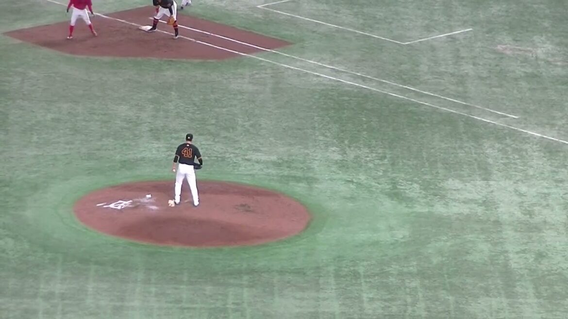 會澤翼の落ちそうな打球 萩尾匡也がダッシュダッシュダッシュ【 読売ジャイアンツ対 広島カープ2024年4月13日】