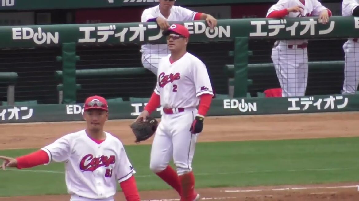 ナイスプレー！一塁線の打球に素早く反応するファーストスタメン田中広輔！2024年5月5日