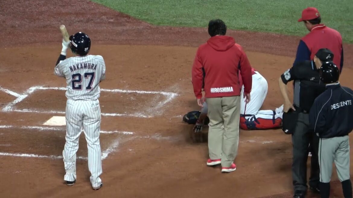 【中村悠平】のファウルチップが【坂倉将吾】に当たって最後に分かるよって 現地映像