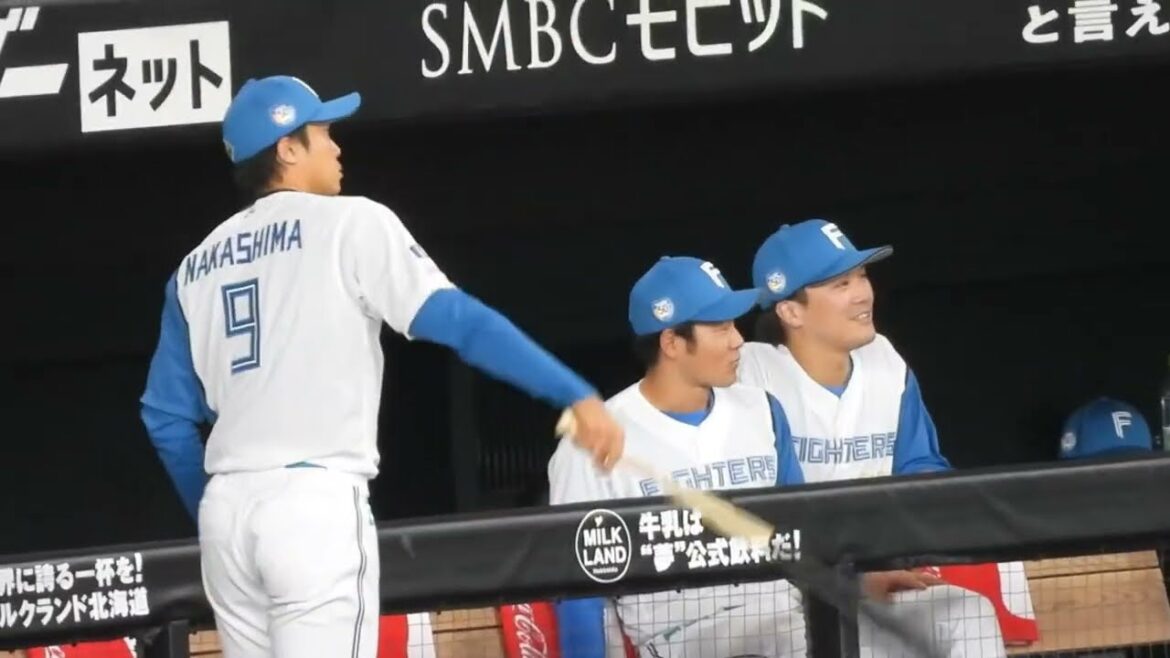 一回裏の攻撃、日本ハムベンチはニコニコ☺️ エスコンフィールド北海道日本ハム対オリックス