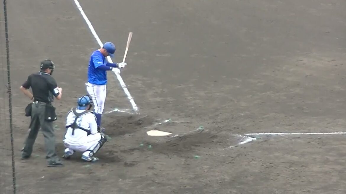 横浜 益子京右セカンドへの内野安打を放つ【日本ハムファイターズ対 横浜DeNAベイスターズ2024年5月8日】