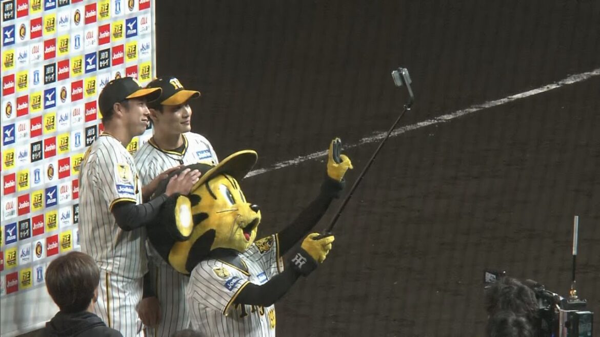 【満塁だと絶対打てる】初勝利青柳投手&先制タイムリー木浪選手 ヒーローインタビュー(2024年4月19日 阪神ー中日)#サンテレビボックス席 【満塁だと絶対打てる】初勝利青柳投手&先制タイムリー木浪選手 ヒーローインタビュー(2024年4月19日 阪神ー中日)#サンテレビボックス席