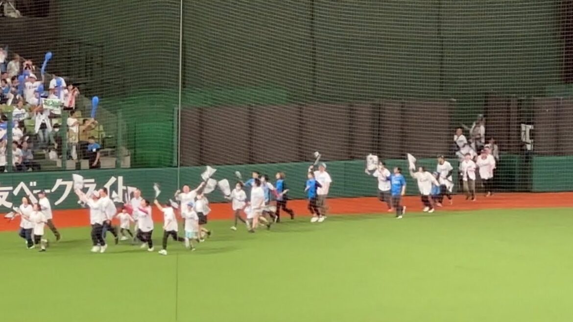 人がグラウンドにたくさん出てくる『吠えろライオンズ』【西武vs楽天】2024/5/12