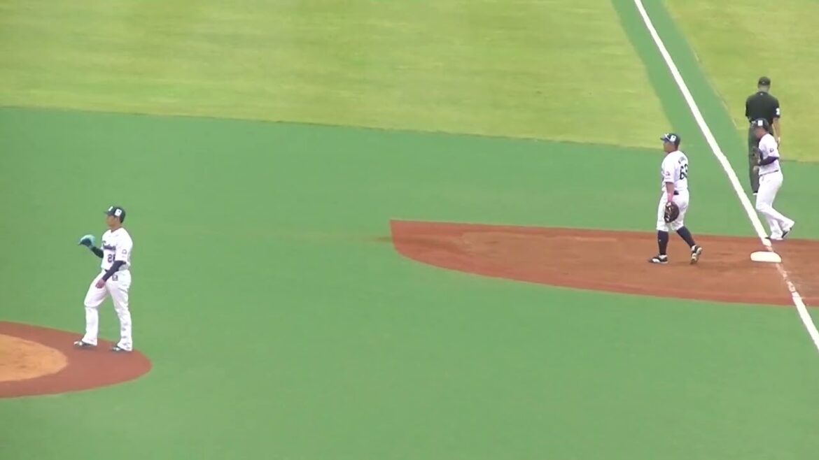 愛斗のあと髙部瑛斗がヒットで出塁2024年5月12日  ヤクルトスワローズ対ロッテマリーンズ