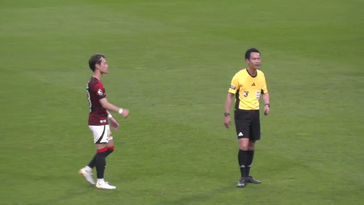 中島翔哉と前田のパスは合わず～京都の時間の使い方に、強い抗議～中島翔哉から伊藤へのパスからのシュート。 浦和レッズ vs 京都サンガFC 2024年5月15日 Jリーグ