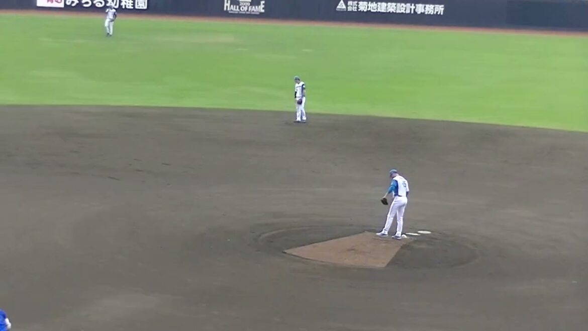 森敬斗をファールフライに打ち取るバーヘイゲン【日本ハムファイターズ対 横浜DeNAベイスターズ2024年5月8日】