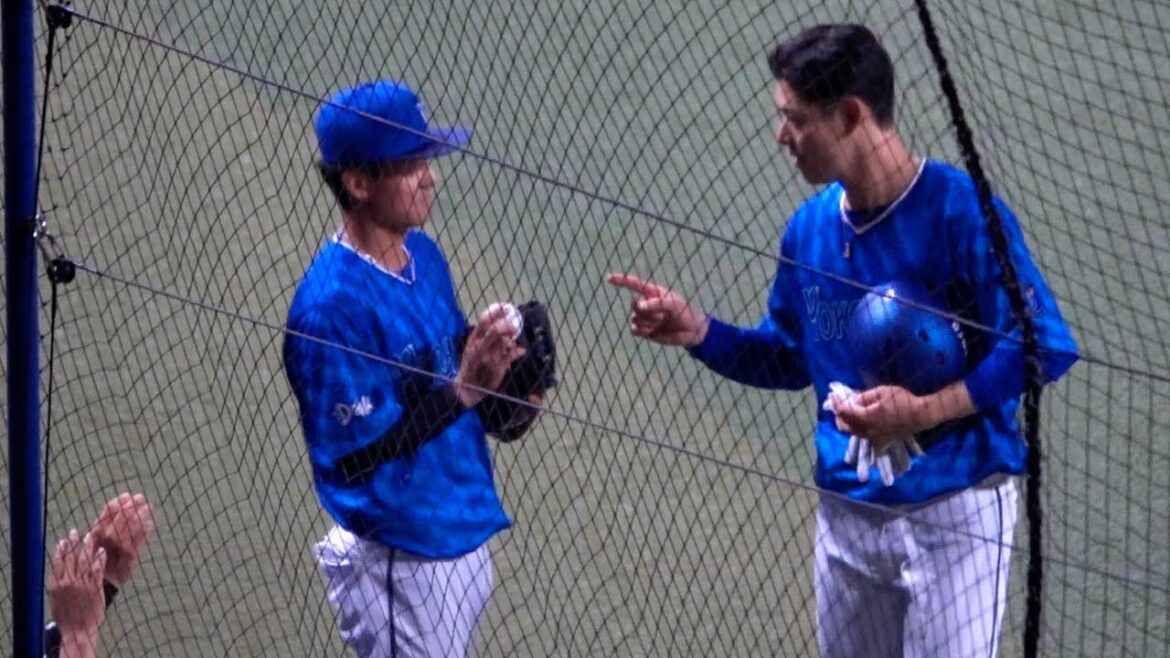 安心して中川颯！プロ初ヒット記念ボールあるよ！林琢真がボールを大事に保管！2024/04/30 横浜DeNAベイスターズ