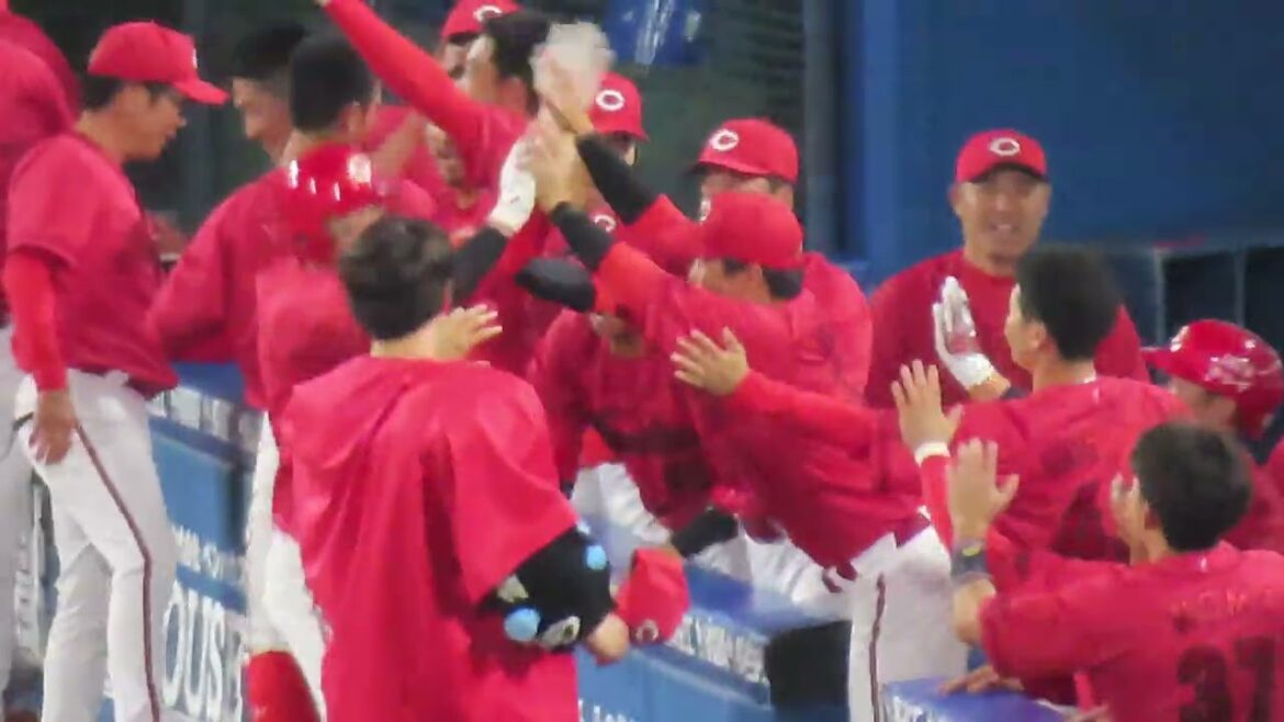 延長10回 小園海斗　勝越し　ホームラン炸裂❗