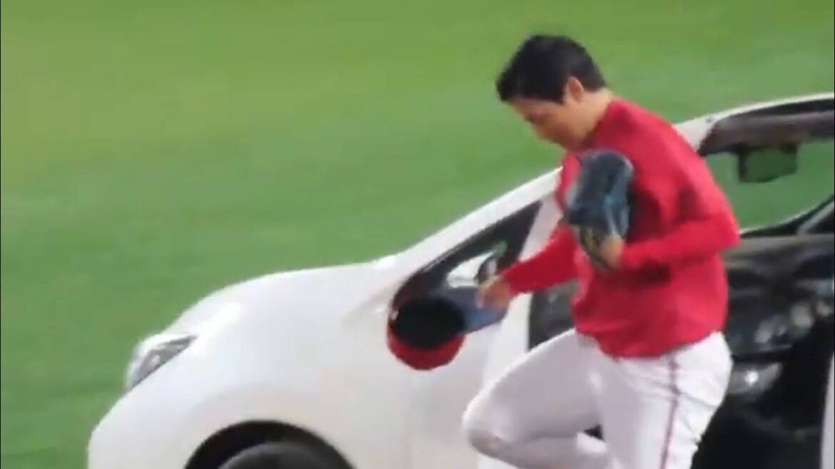 カープ10回 黒原投手から守護神栗林良吏　　がマウンドへ