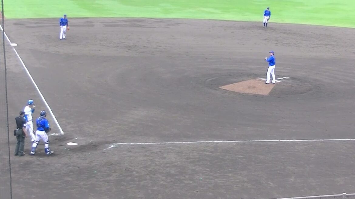 宮崎一樹をライトフライに打ち取る上茶谷大河【日本ハムファイターズ対 横浜DeNAベイスターズ2024年5月8日】