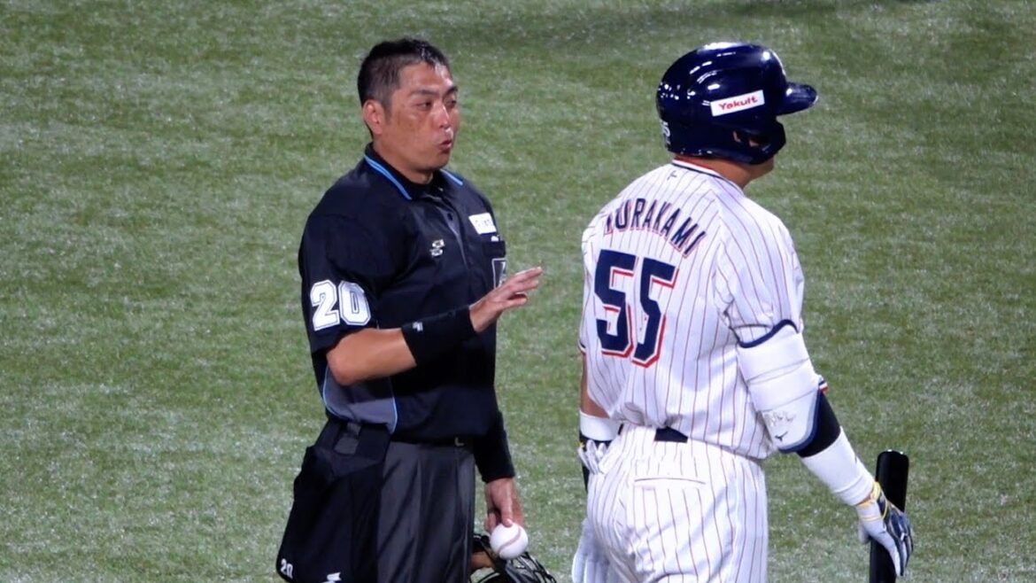 村上宗隆に白井球審ビックリ！判定に納得できず詰め寄られかける 2024/05/21