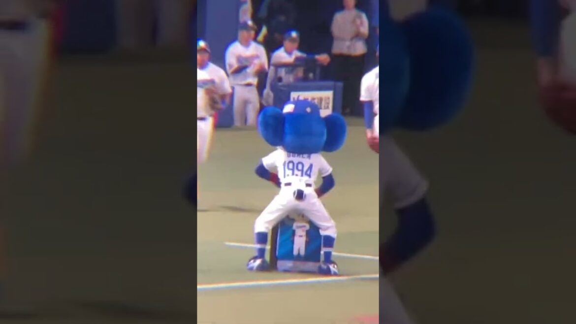 大歓声が起こるファースト ダヤン・ビシエド (2024/5/16) 大歓声が起こるファースト ダヤン・ビシエド (2024/5/16)