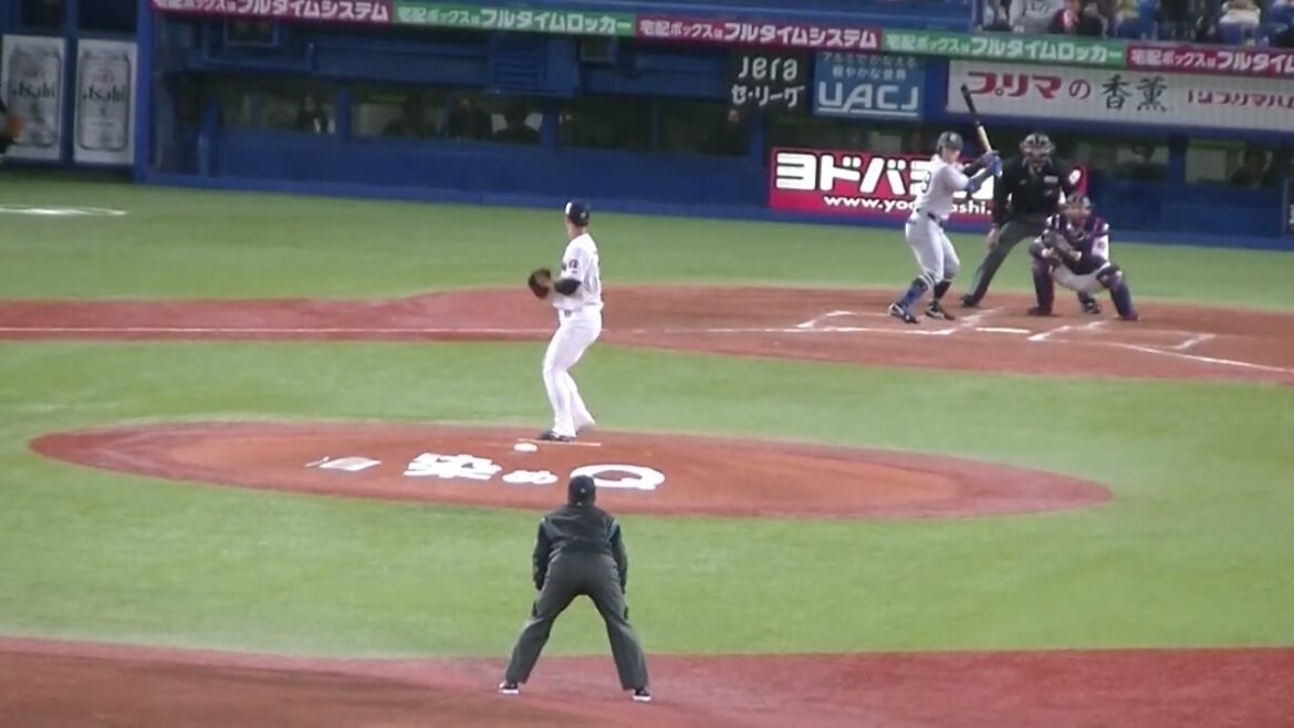 松原聖弥がフォアボールを選び満塁とするジャイアンツ（2024年4月11日 ヤクルトスワローズ 対 読売ジャイアンツ）