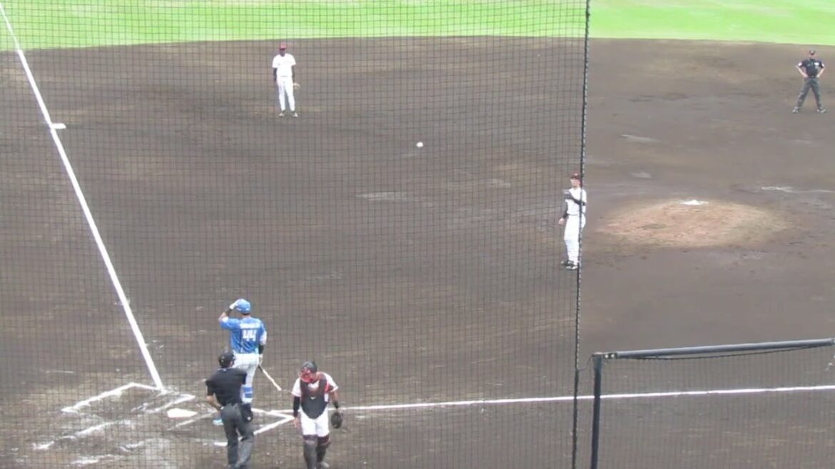 ジャイアンツ直江大輔が阪口 樂を外野フライに打ち取る＜読売ジャイアンツ 対 日本ハムファイターズ 2024年4月18日＞
