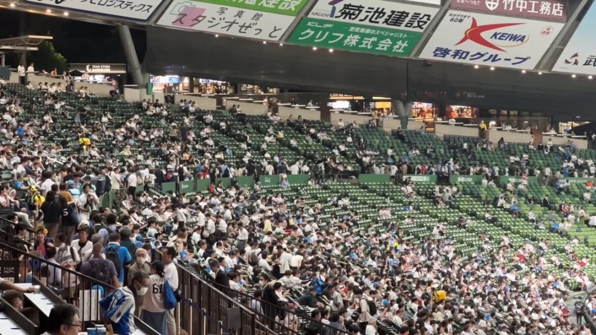 【アブレイユ火だるま】9回表に5点も取られ、さすがにいっぱい帰っていくライオンズファンの皆さん【西武vsオリックス】2024/5/24 【アブレイユ火だるま】9回表に5点も取られ、さすがにいっぱい帰っていくライオンズファンの皆さん【西武vsオリックス】2024/5/24