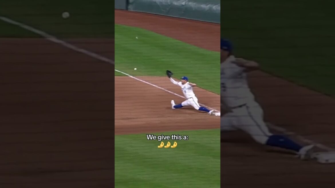 Vinnie Pasquantino Hits the Splits to Make an Out #shorts #baseballhighlights #splits #mlb #stretch Vinnie Pasquantino Hits the Splits to Make an Out #shorts #baseballhighlights #splits #mlb #stretch
