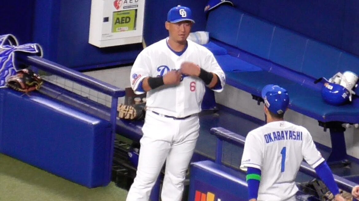 中田翔が1軍復帰　岡林勇希と笑顔で会話　中日ドラゴンズVS埼玉西武ライオンズ　2024/05/28