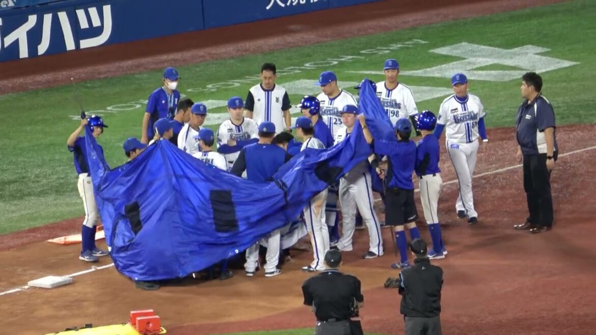 【宮﨑敏郎】打撃が直撃して退場 両チームファンから「宮崎コール」 現地映像