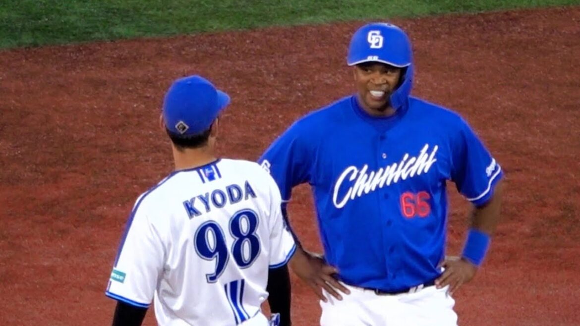 ヒット出塁で白い歯がこぼれるビシエド！京田は話しかけられて嬉しそう！オースティンとも会話 中日ドラゴンズ 2024/05/17