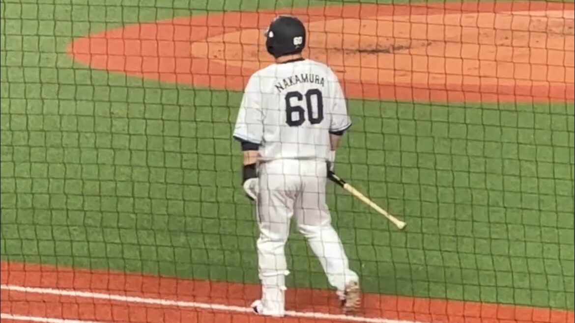 凡退してものすごくしょんぼりするおかわり君【西武vsロッテ】2024/5/22 凡退してものすごくしょんぼりするおかわり君【西武vsロッテ】2024/5/22