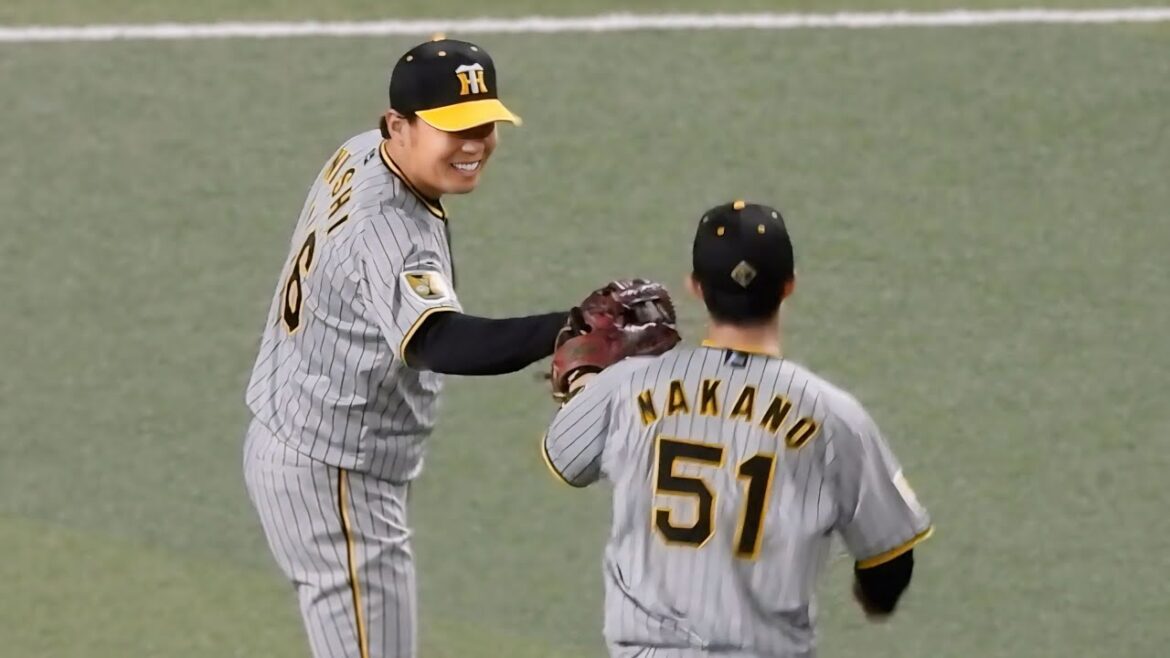 【華麗な守備にニッコニコ】中野拓夢、一二塁間抜けそうな打球に横っ飛びキャッチ！素早い送球でアウトにするファインプレー！ 2024.5.16