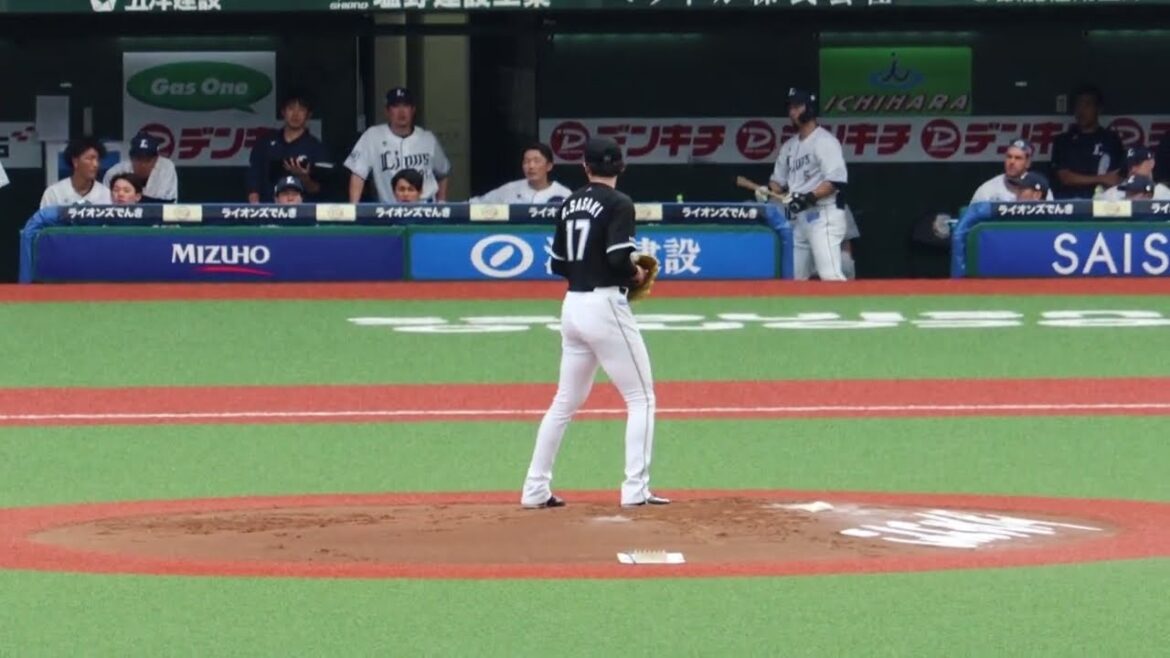 【佐々木朗希のデッドボール。こ、これは痛い痛すぎる愛斗〜😵‍💫現在はチームメイト同士🧑‍🤝‍🧑】