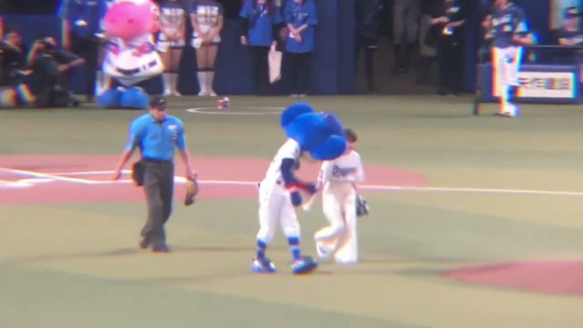 福本莉子さん始球式(2024/5/29) 福本莉子さん始球式(2024/5/29)