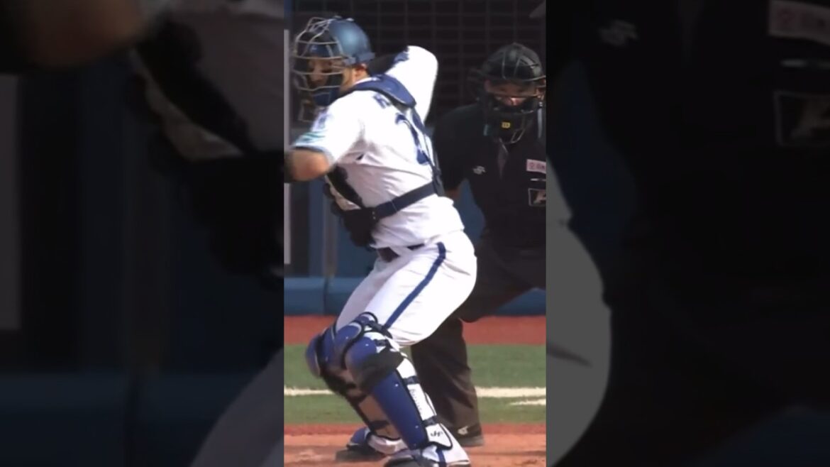 【プロ野球】4月28日伊藤光が送球をすっぽり…#プロ野球 #読売ジャイアンツ #dena #伊藤光