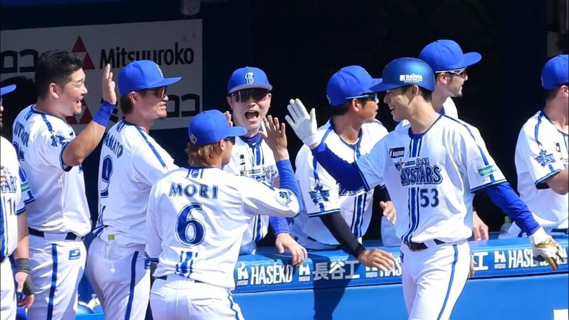 【確信歩きの特大弾】投手・中川颯、豪快スイングでスタンド中段に突き刺す2ランホームラン！プロ初アーチ！2024.5.18