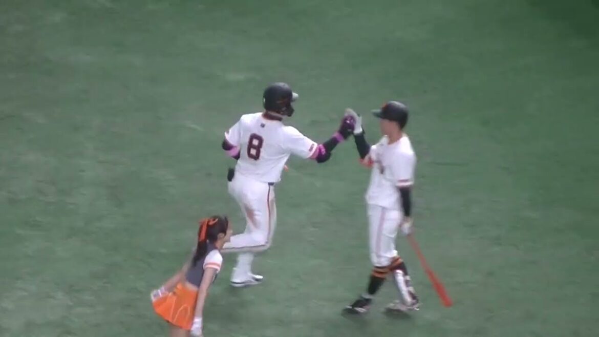 ついに出た！丸佳浩2024シーズン1号ホームランで勝ち越す巨人（2024年4月30日 読売ジャイアンツ対 ヤクルトスワローズ）