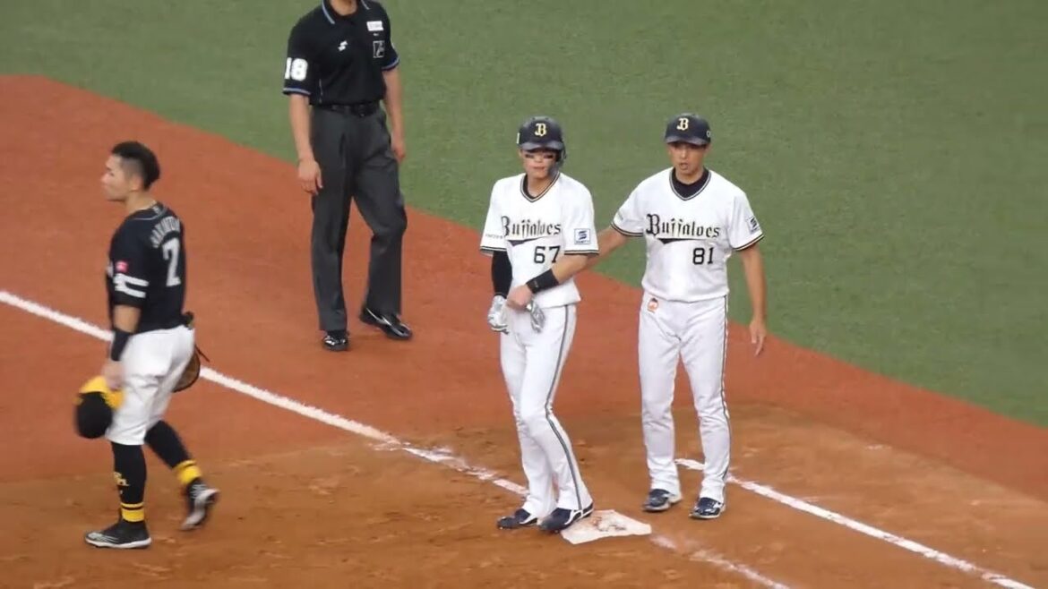 中川 圭太　手当を終え一塁ベース上に　#オリックスバファローズ