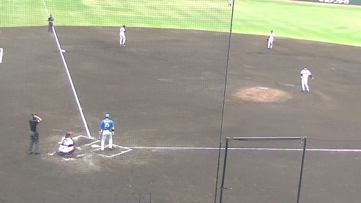 福田光輝がセンター前ヒット！阿部和広は見逃し三振に倒れる（2024年4月18日  読売ジャイアンツ対 日本ハムファイターズ 2軍）