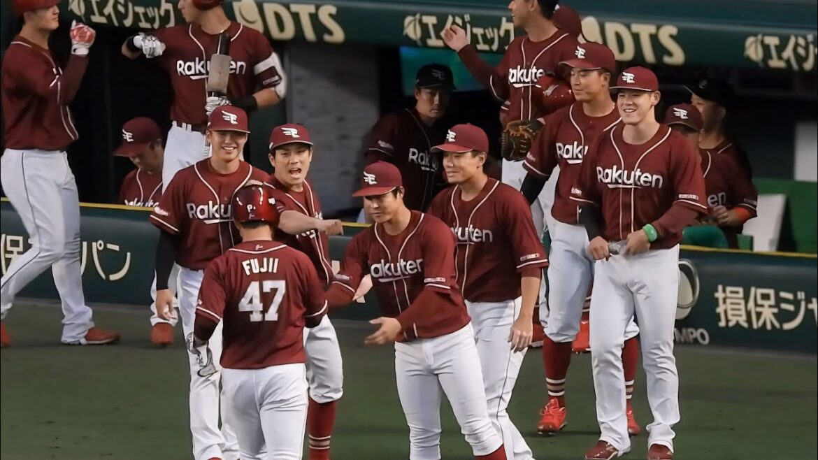 【爆笑&お祭り騒ぎ】藤井聖のプロ初ヒットにベンチから身を乗り出して喜ぶ楽天ナイン 2024.6.6