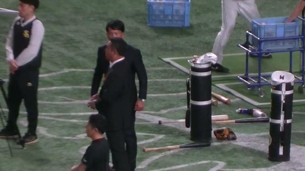 【ソフバンレジェンド2人】松中信彦と話す松田宣浩＜読売ジャイアンツ対 福岡ソフトバンクホークス2024年5月28日＞