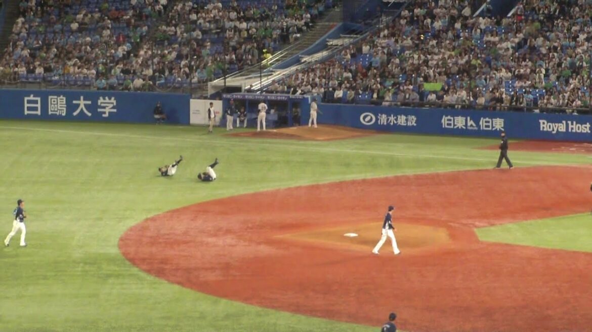 西武 山野辺翔と蛭間拓哉 交錯するが無事にナイスプレー　ヤクルト vs 西武　2024年6月6日(木)　神宮球場