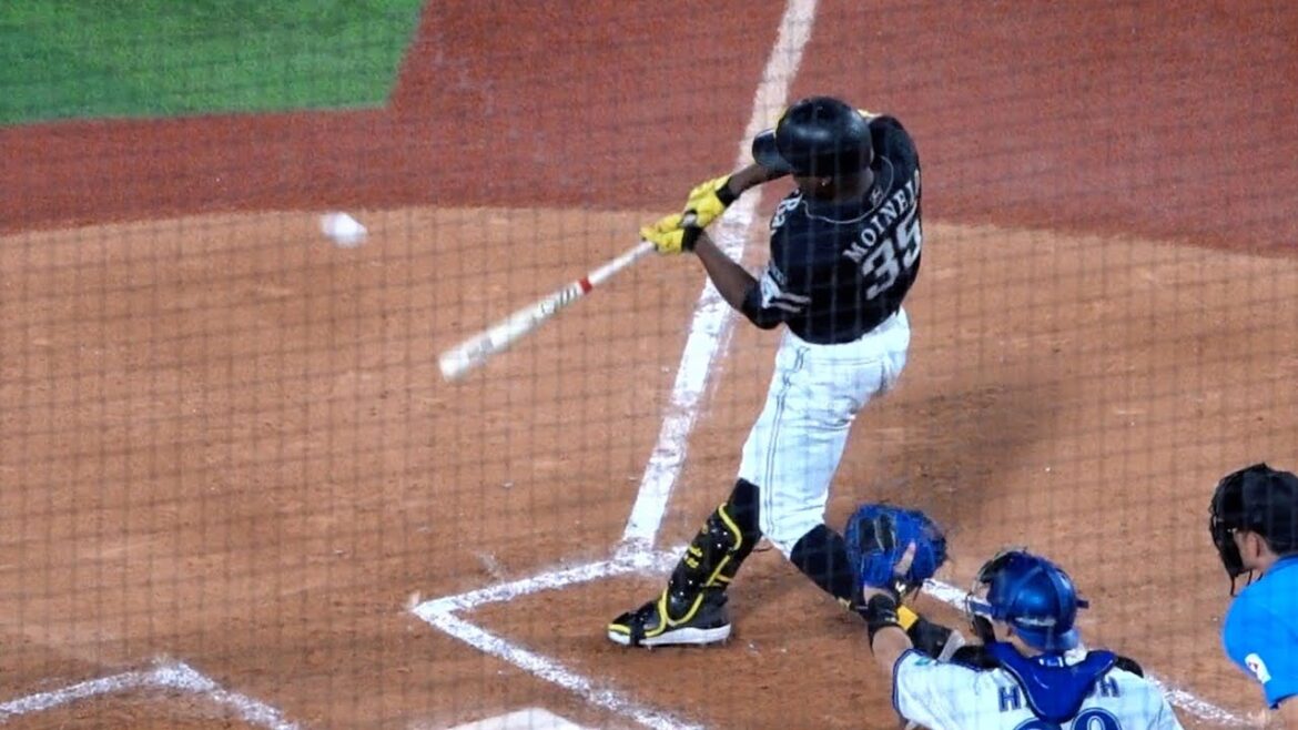 見事な流し打ち！モイネロがプロ初ヒットでこの笑顔！続く周東には追い抜かれそうな勢い！福岡ソフトバンクホークス 2024/06/07 交流戦 横浜スタジアム ハイライト