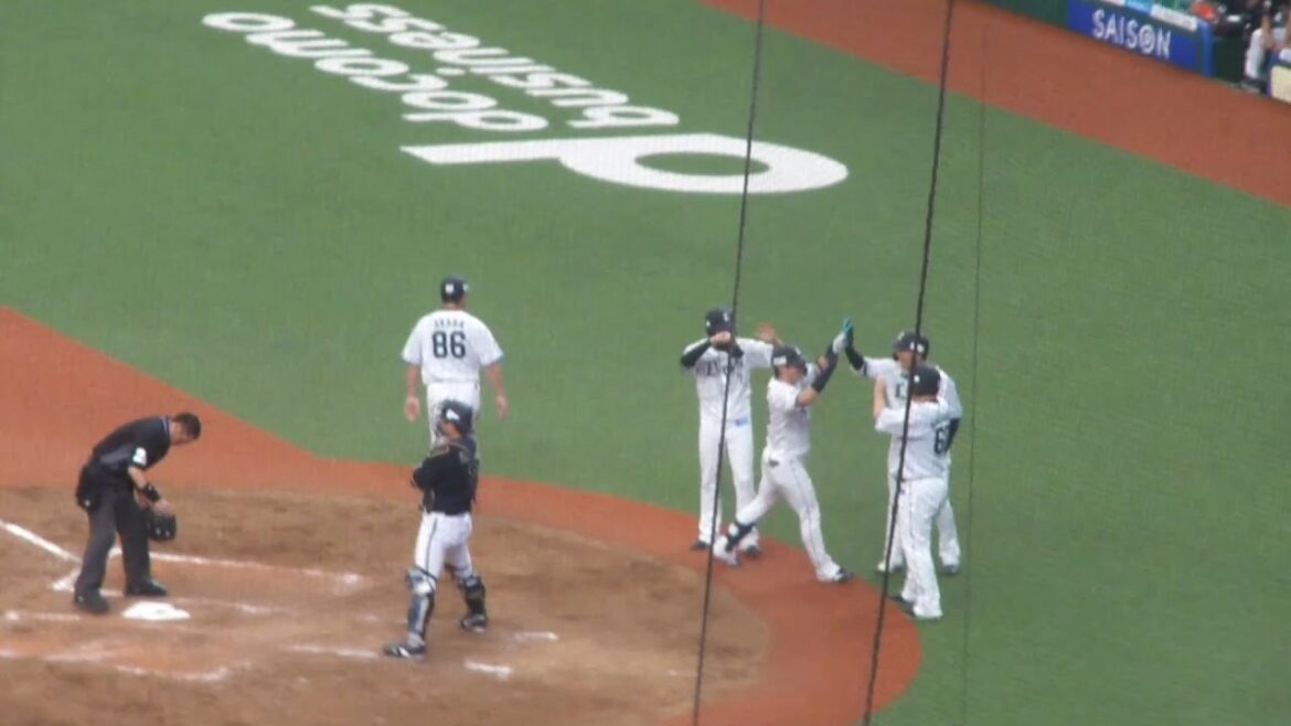 埼玉西武ライオンズ 8回裏一挙5点の猛攻で逆転　外崎修汰・蛭間拓哉のタイムリーヒット、岸潤一郎のホームランなど　西武 vs オリックス　2024年5月26日(日) ベルーナドーム