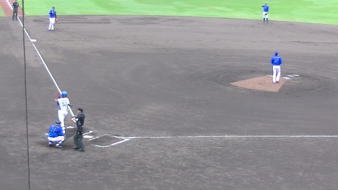 水谷瞬をセカンドフライに打ち取る上茶谷大河【日本ハムファイターズ対 横浜DeNAベイスターズ2024年5月8日】