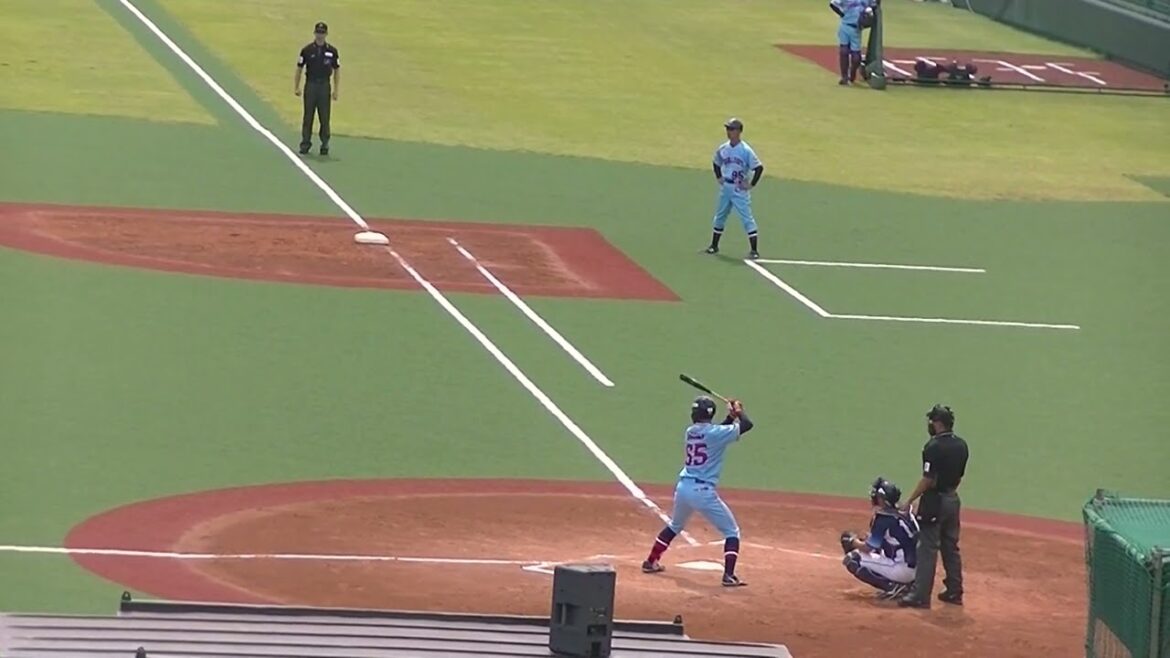 ヤクルト鈴木叶をショートゴロに抑える西武 伊藤翔＜2軍・ヤクルトスワローズ対 西武ライオンズ  2024年5月26日＞