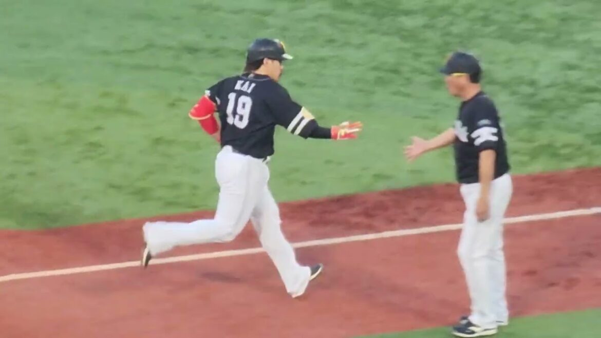 甲斐拓也の第2号先制3ランホームラン！