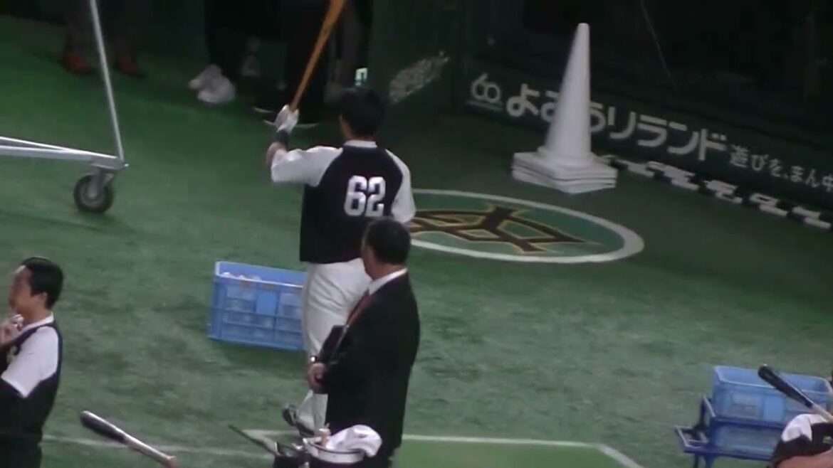 【ソフトバンク】海野隆司ティーバッティング＜読売ジャイアンツ対 福岡ソフトバンクホークス2024年5月28日＞