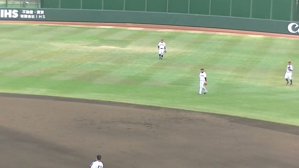 福田光輝をセカンドフライに打ち取る京本眞（2024年4月18日  読売ジャイアンツ対 日本ハムファイターズ 2軍）