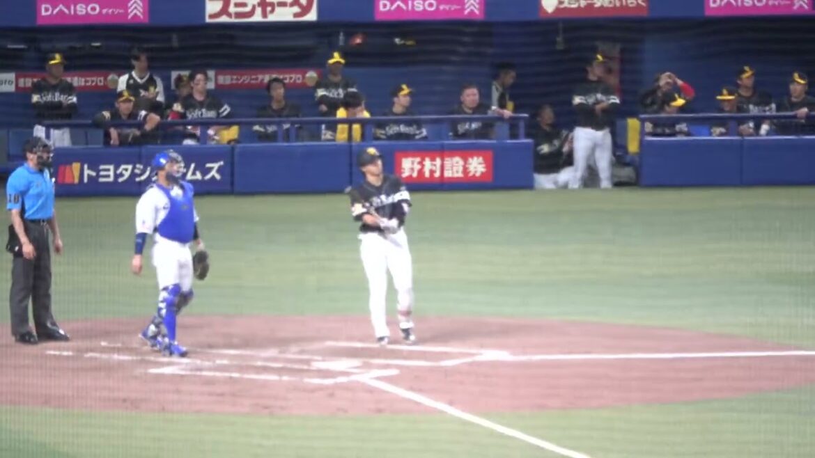 【ベンチの山川穂高選手の身振り手振りの様子も】福岡ソフトバンクホークス 佐藤直樹選手 第2打席 ショートゴロ VS 中日ドラゴンズ 2024/6/6