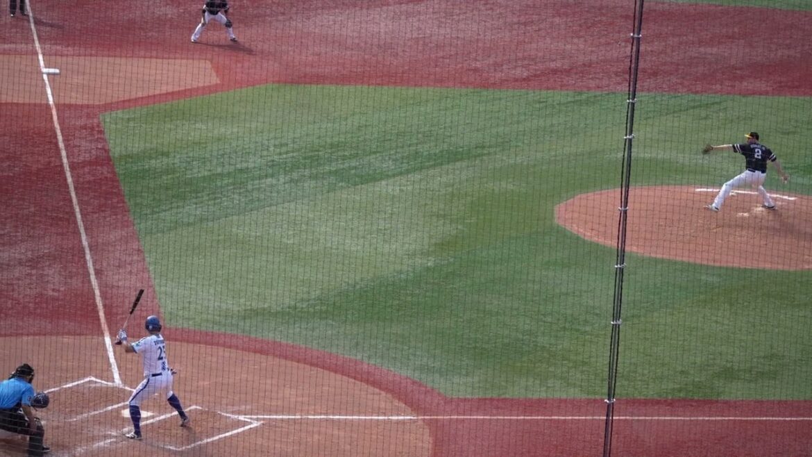 ピンチで筒香から三振を奪いド派手なガッツポーズをかますスチュワート・ジュニア(2024.6.8/横浜スタジアム）