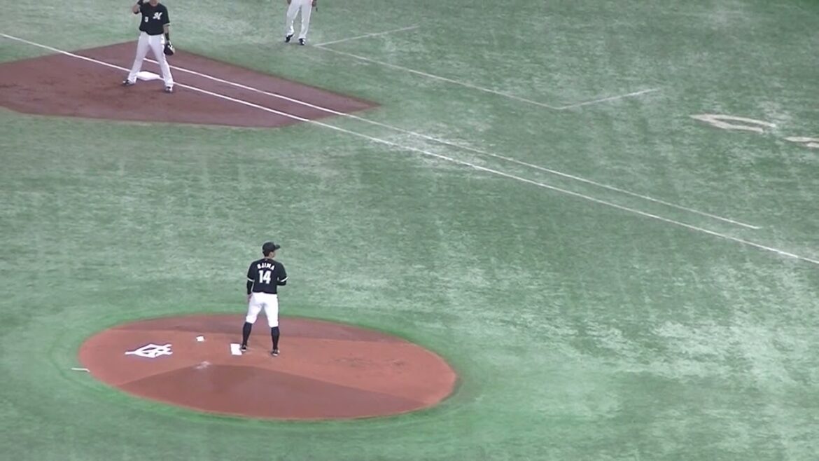 吉川尚輝がセンターへヒットを放つ【読売ジャイアンツ対千葉ロッテマリーンズ2024年6月4日】