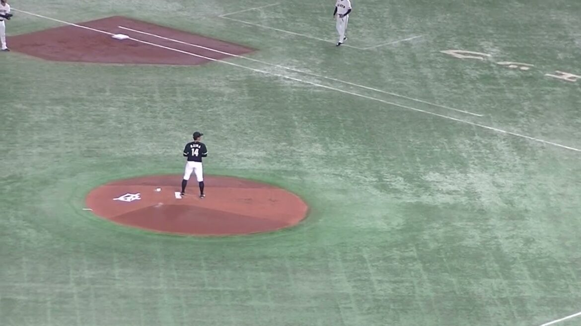 岡本和真をセカンドフライに打ち取る小島和哉【読売ジャイアンツ対千葉ロッテマリーンズ2024年6月4日】