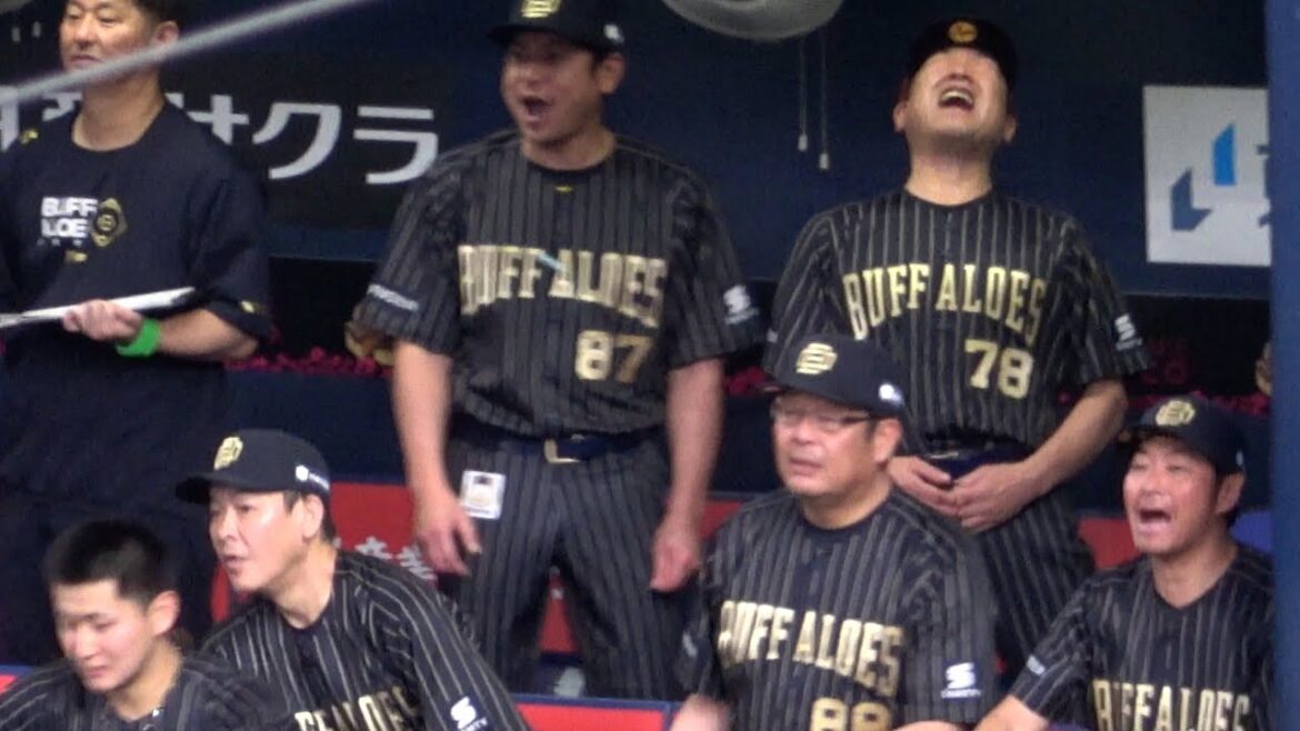 スタンドインまであとわずか！太田椋フェンス直撃タイムリーの瞬間→ベンチの反応！